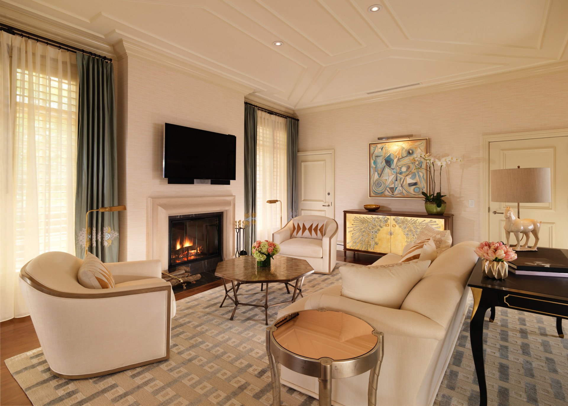 Bungalow 5A Living room with fireplace at The Beverly Hills Hotel, Los Angeles 