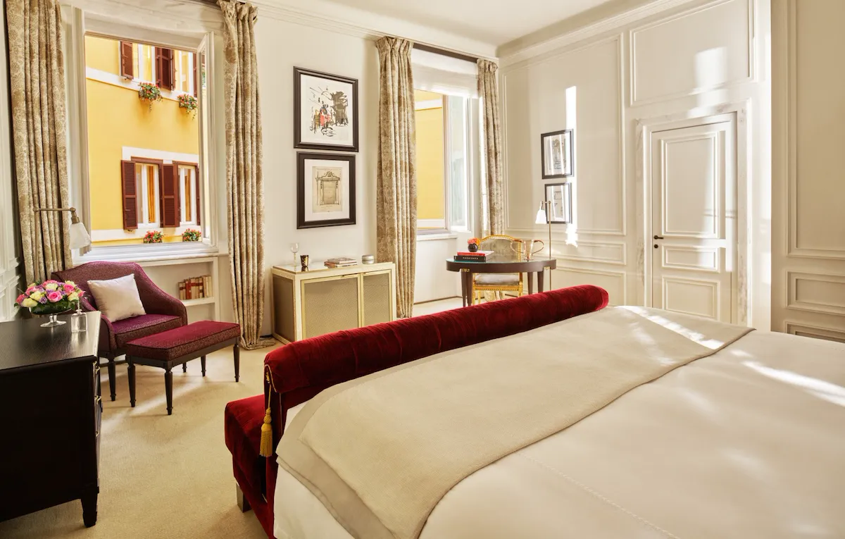 junior suite bedroom with internal view at Hotel Eden