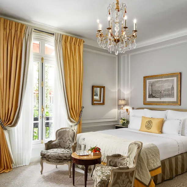 Foto da Suite Deluxe do Plaza Athénée