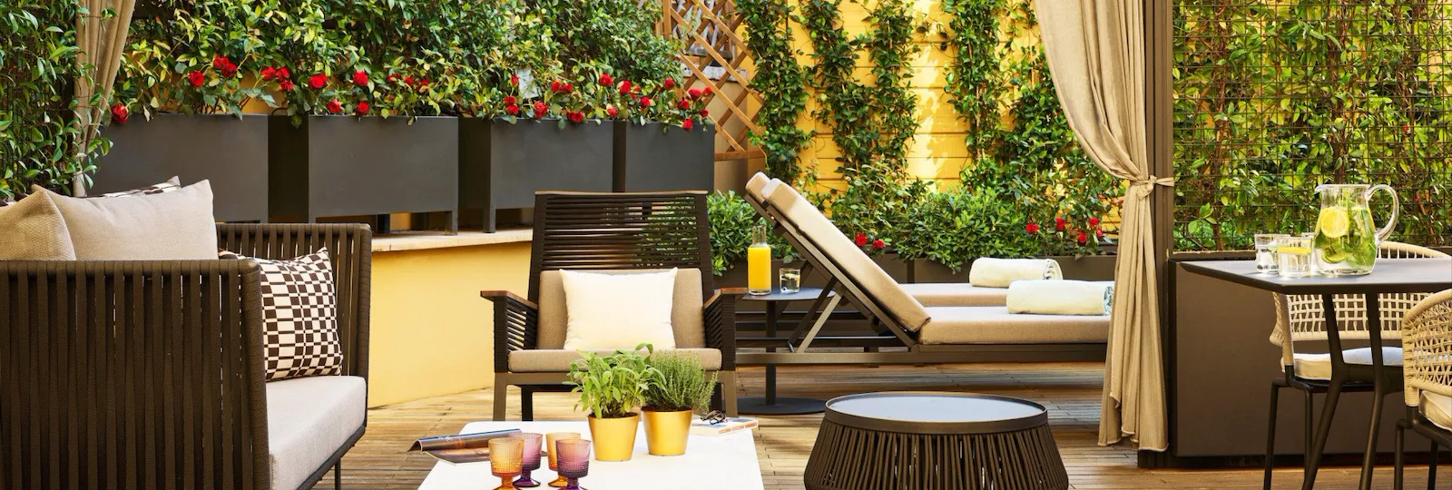 Exterior living room Aurora terrace suite, Hotel Eden