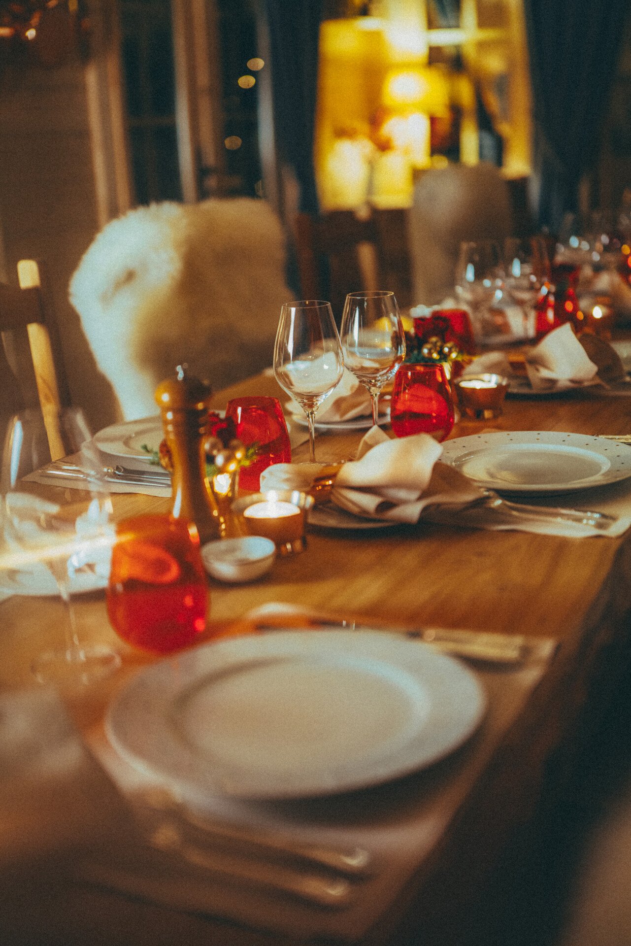 Picture of table candles at Le Chalet, Plaza Athénée Paris