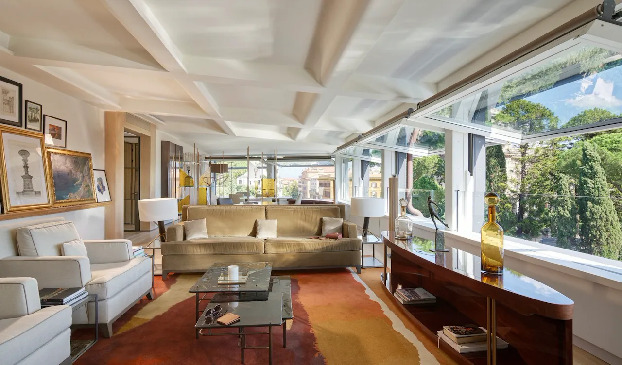 Salotto della Suite Penthouse Bellavista a Hotel Eden Roma