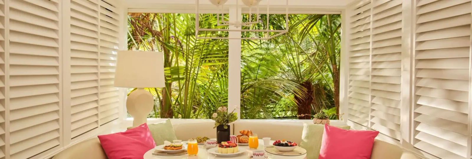 Alcove booth breakfast moment in The Restaurant at Hotel Bel-Air