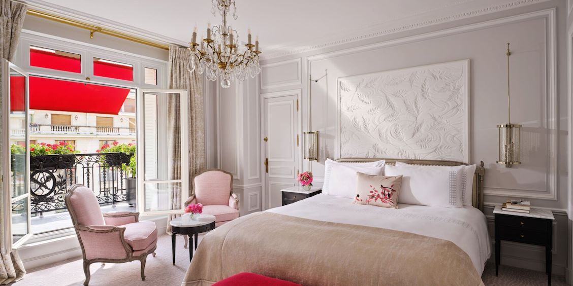 Paris Hotel Suite | Paris View With Balcony At Hôtel Plaza Athénée