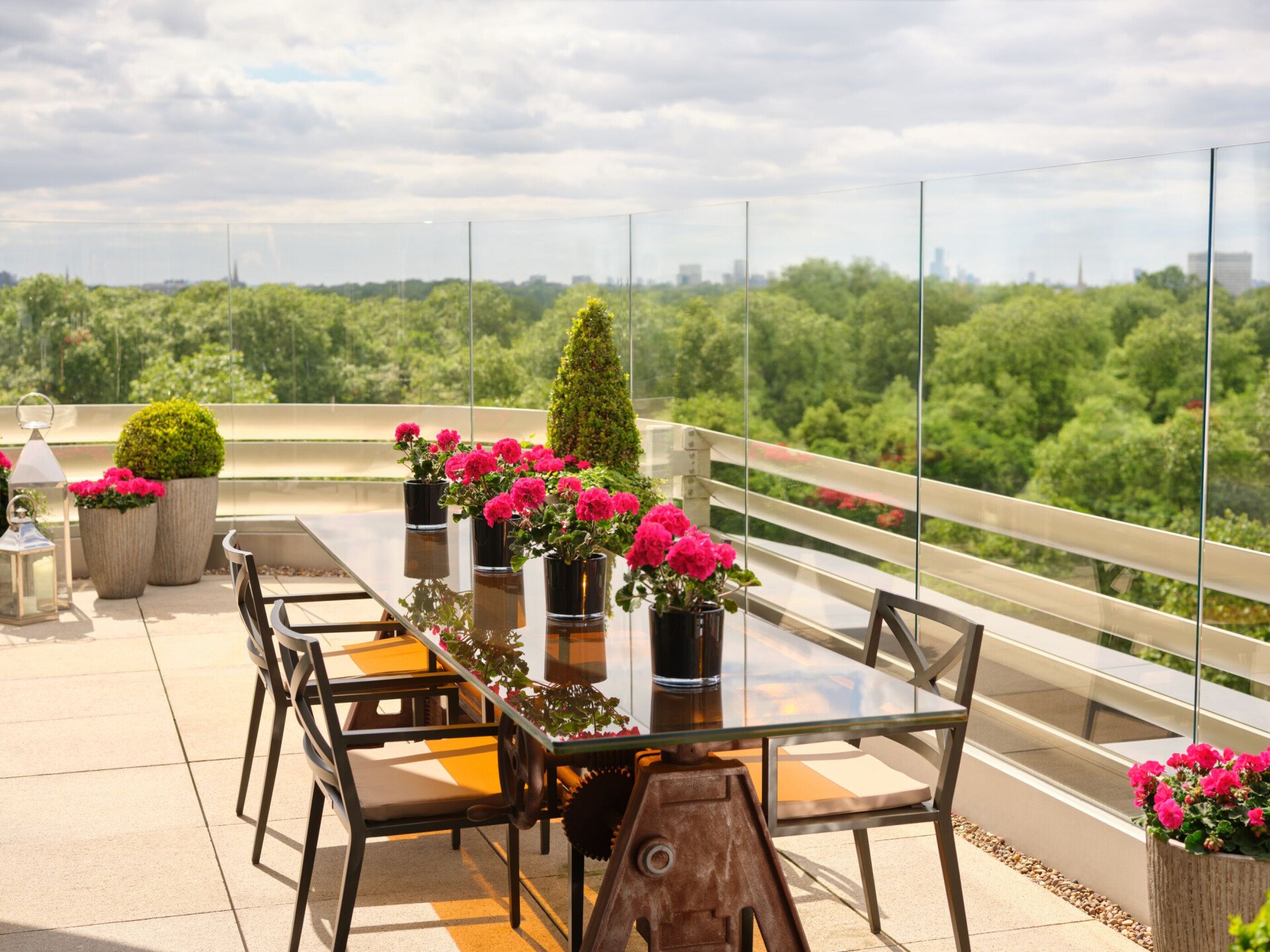 The Penthouse terrace suite in eventing light at 45 Park Lane