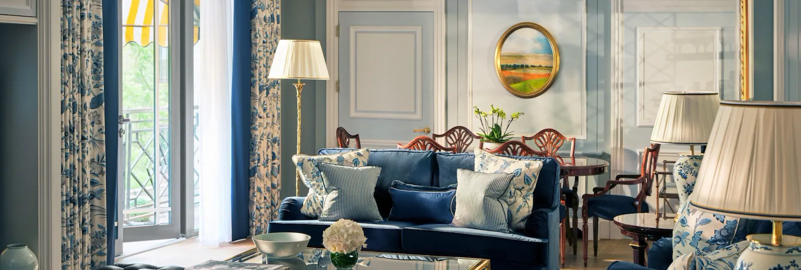 Hyde Park Suite living area