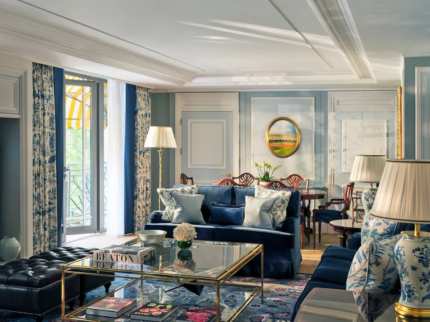 Hyde Park Suite living area