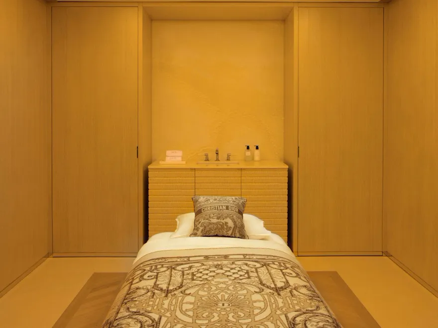 Imagem dos espaços interiores do Dior Spa Plaza Athénée, em Paris