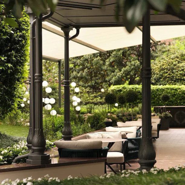 Panoramic view of the Veranda Garden showing its design