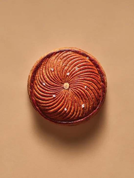 Picture of the Plaza Athenee's King Cake 2023