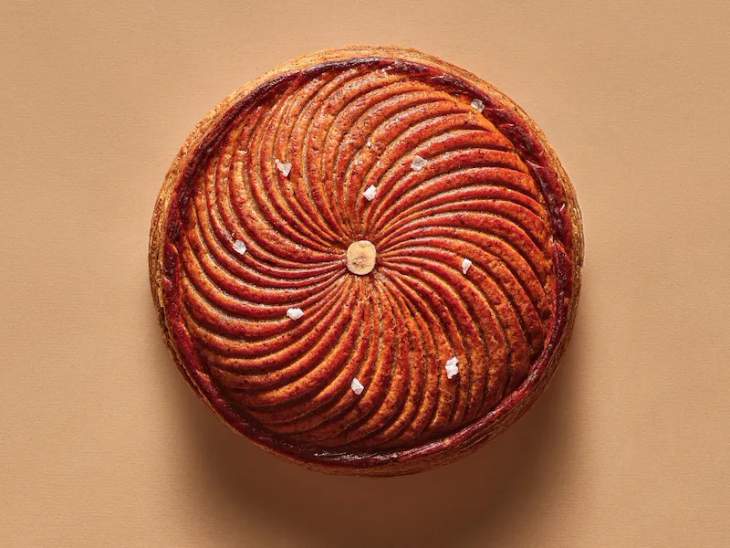 Picture of the Plaza Athenee's King Cake 2023