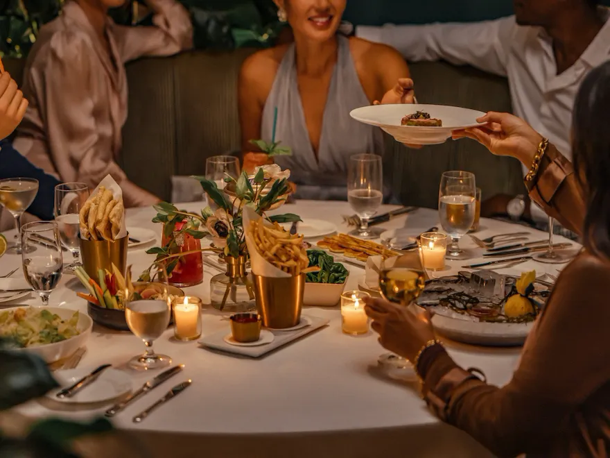 Dining in the Polo Lounge, The Beverly Hills Hotel, Beverly Hills