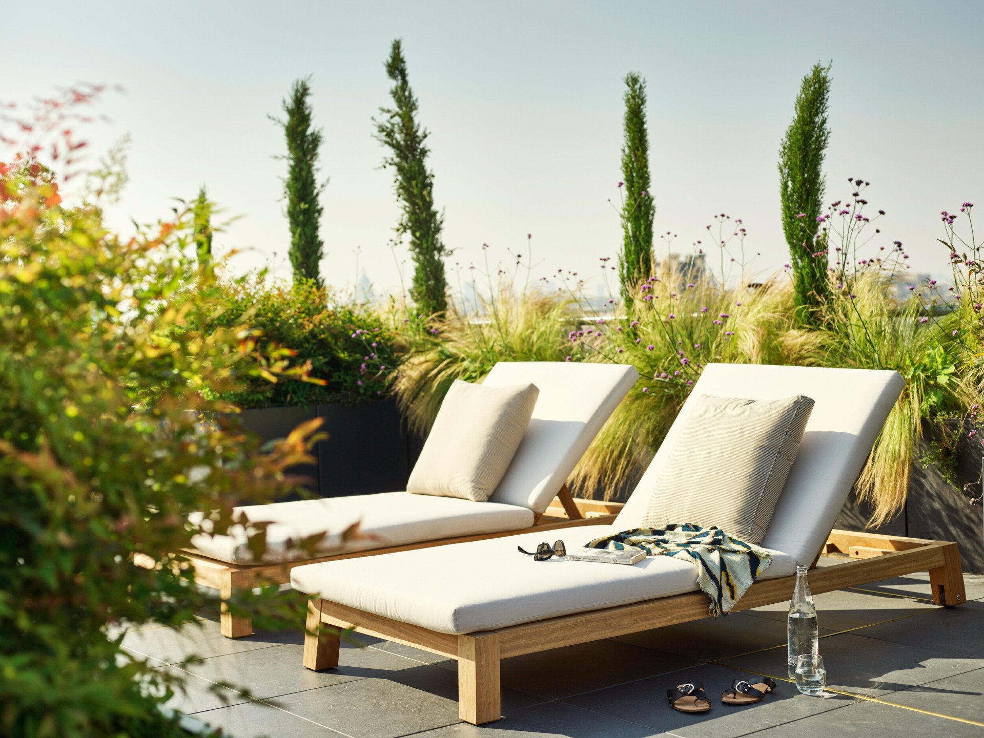 Transats sur le toit de la suite Belle Etoile du Meurice, Paris