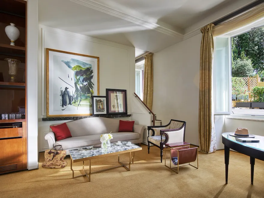 Soggiorno della Suite Aurora Terrace a Hotel Eden Roma