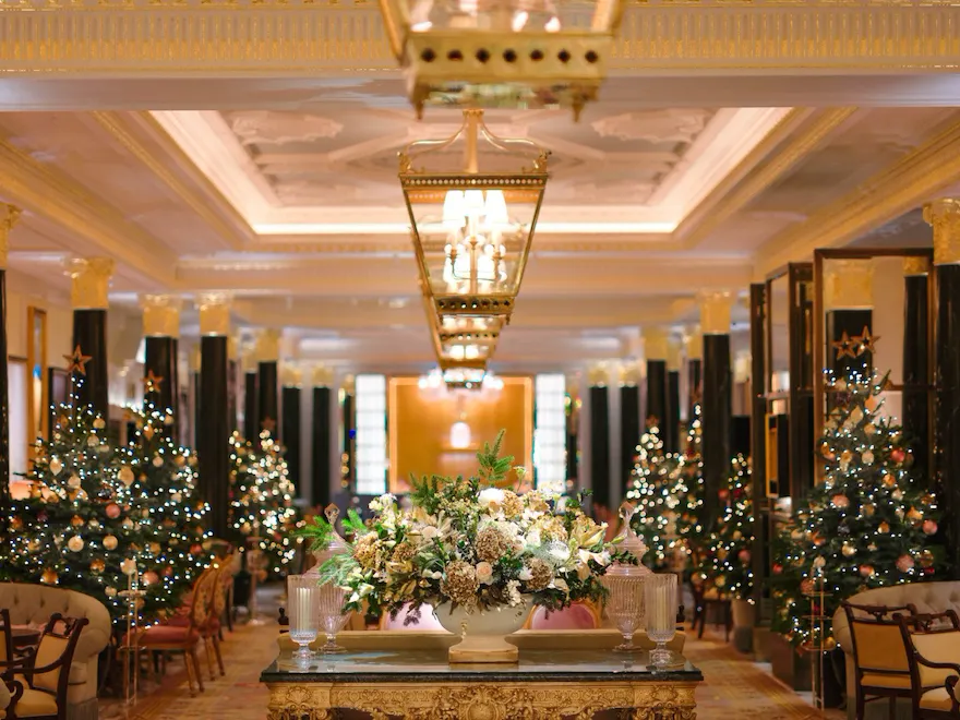 Images of the Promenade dressed for Christmas.