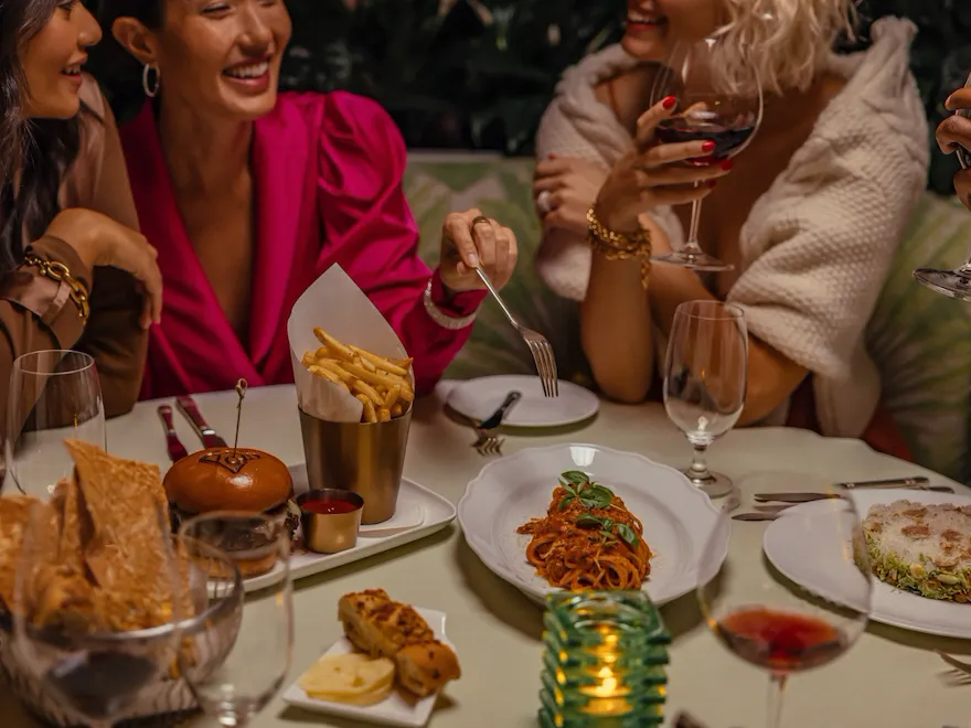 Dining in the Polo Lounge, The Beverly Hills Hotel, Beverly Hills