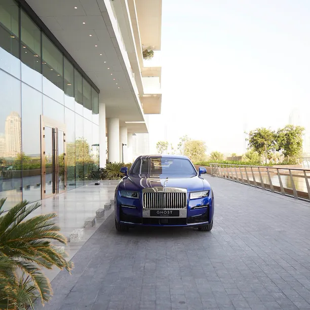 Car parked outside One at Palm Jumeirah, Dubai