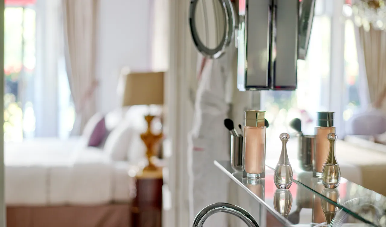 HPA-209-210-Prestige-Suite-Moments-2-HR-by-markread