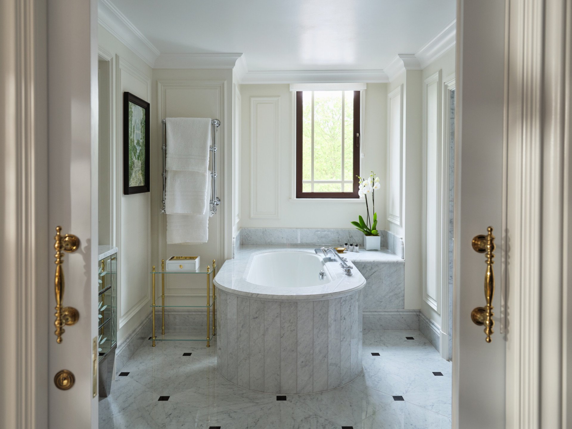 Hyde Park Suite Bathroom