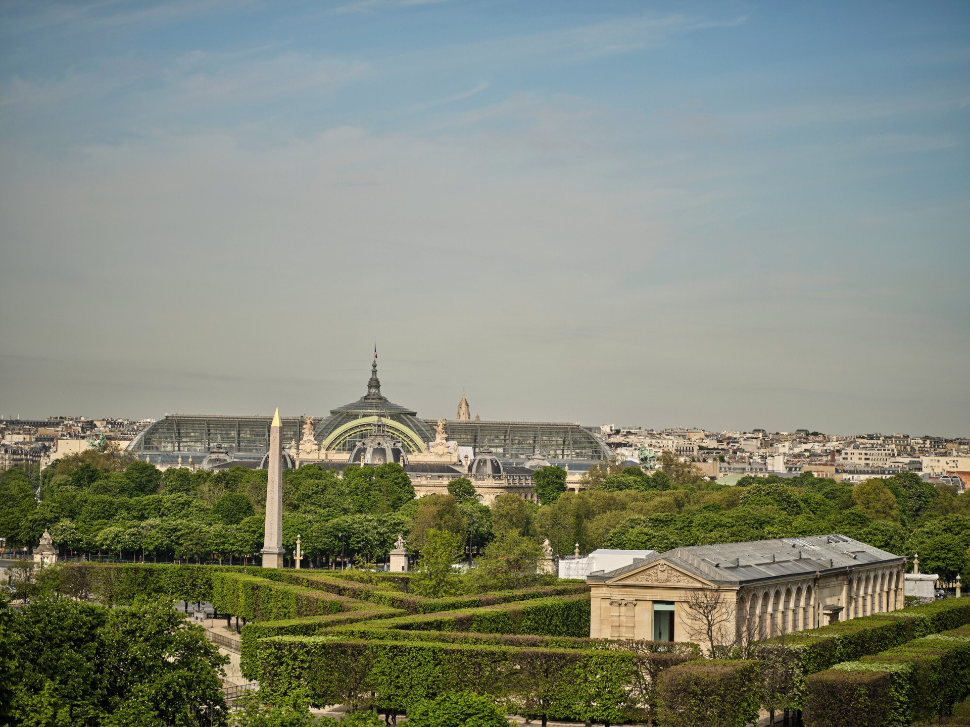 Large view from an Heritage Suite on Concorde and the Grand Palais in the background, at Le Meurice, Paris