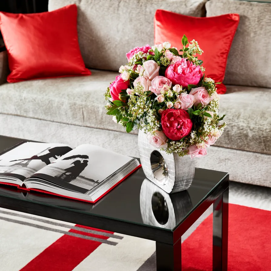 Détails de la Suite Appartement à l'Hôtel Plaza Athénée.