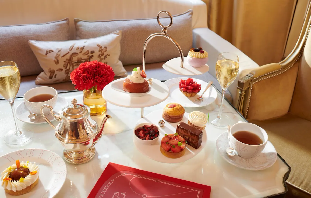 at La Galerie, Hôtel Plaza Athénée, Paris