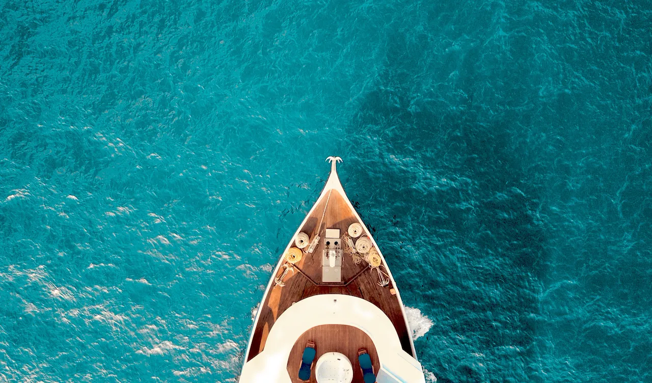 Yacht bow shot from above