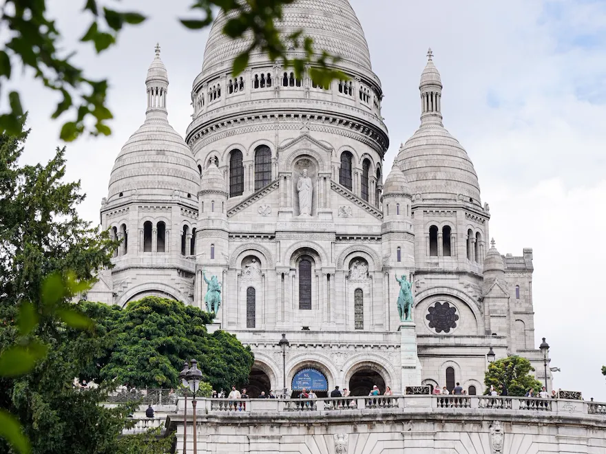 Vue de près sur le Sacré Coeur de Montmarte à Paris, Dorchester Collection