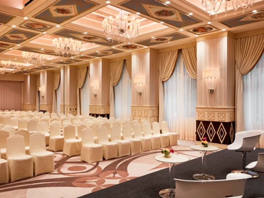 Sala Galilei con set up a platea