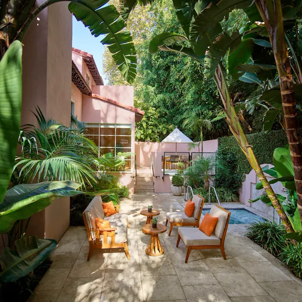 HBA_Presidential_Suite_Back_Patio_L_0869_Master_v1 SQ_HR