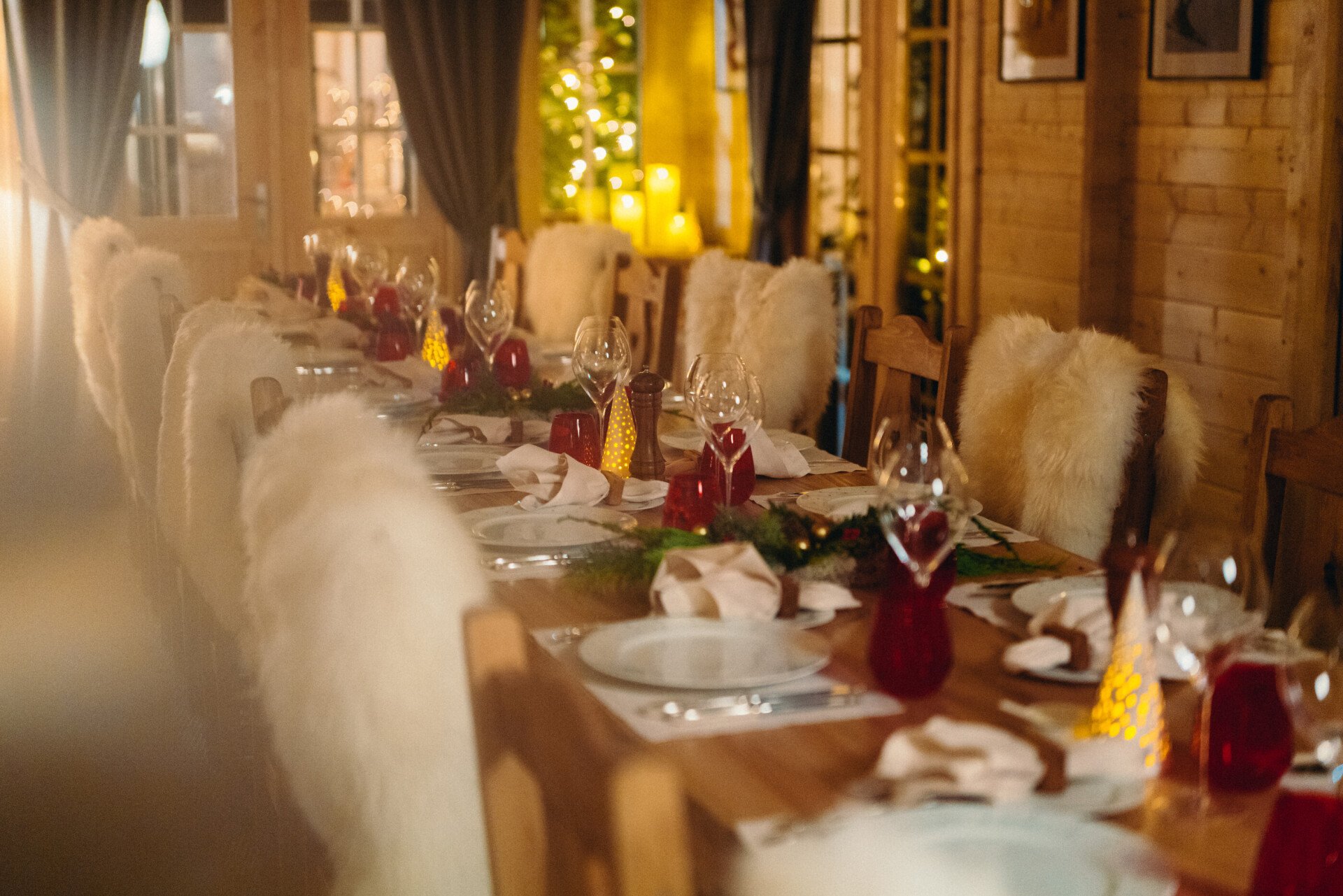 Picture of the Plaza Athenee's chalet with the table set 2022