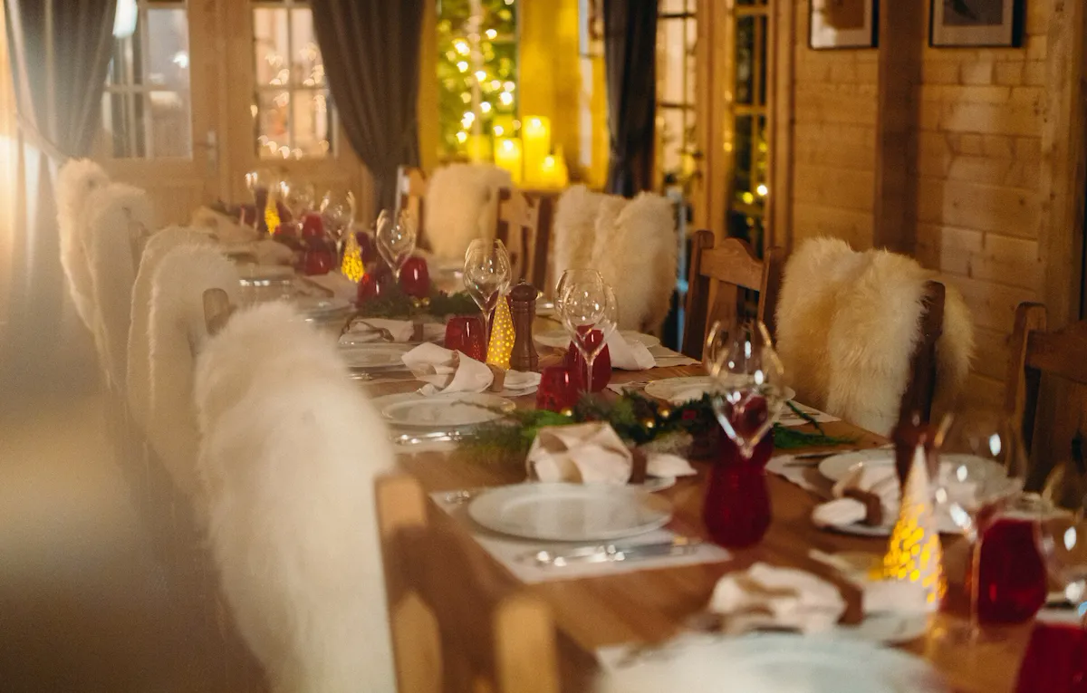 Picture of the Plaza Athenee's chalet with the table set 2022