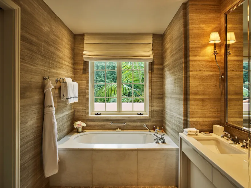 HBA_Bell_Suite-bathtub-bathroom