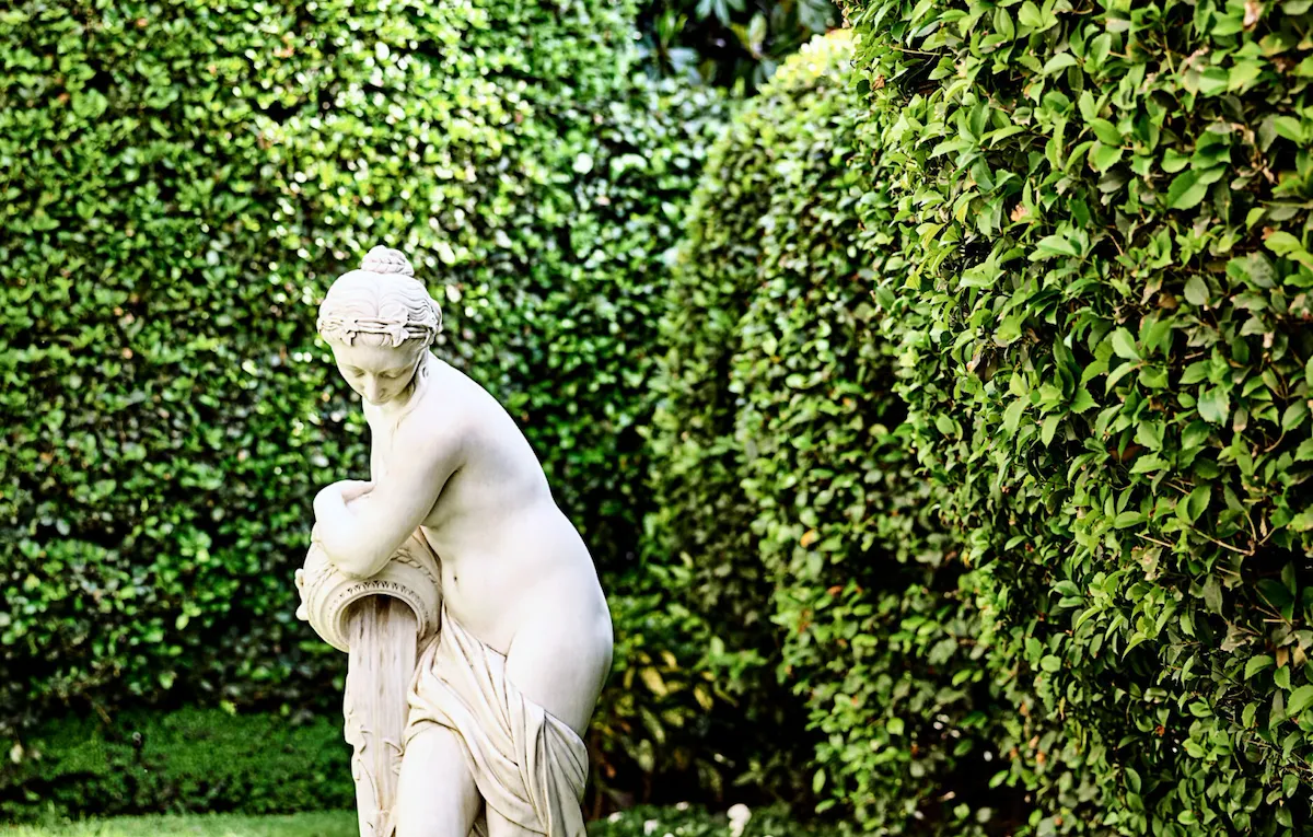 Veranda garden Italian style with detail of statue