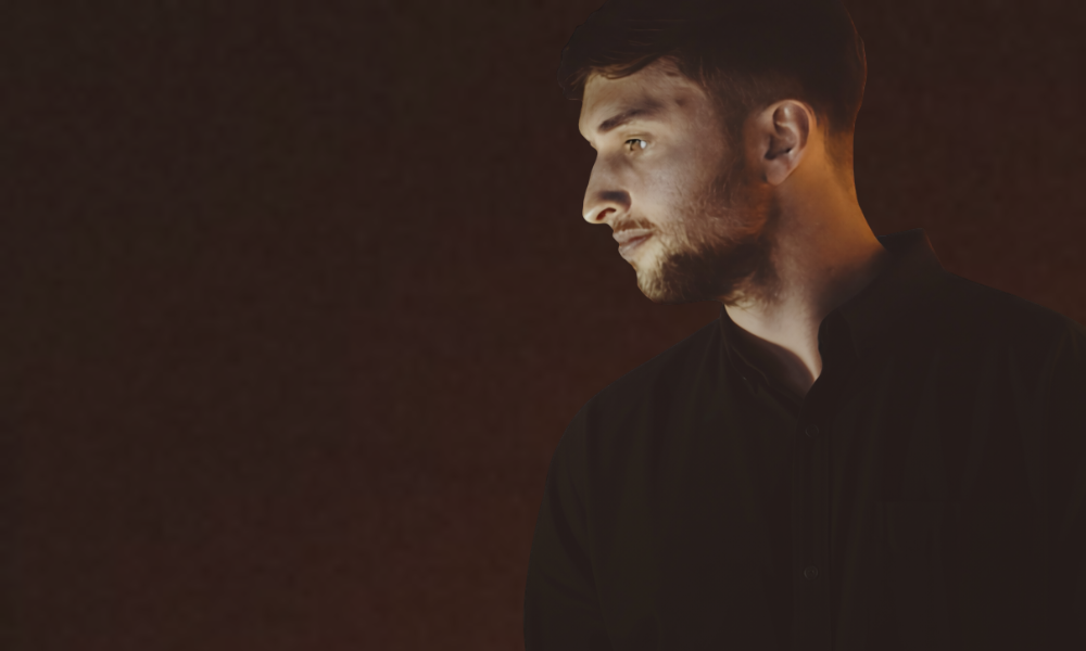 Ashley Vesper Rhythms: house vinyl DJ
