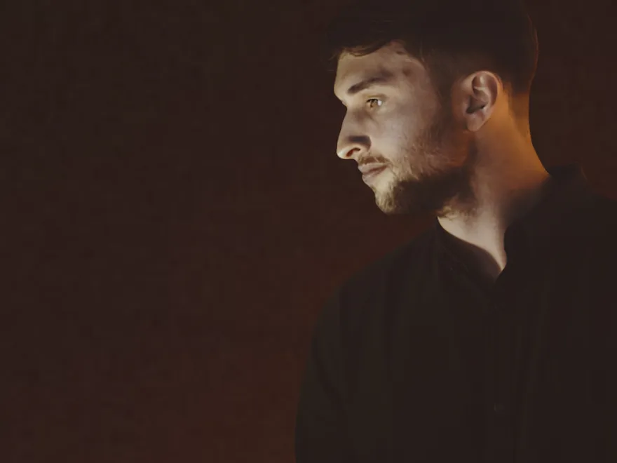 Ashley Vesper Rhythms: house vinyl DJ