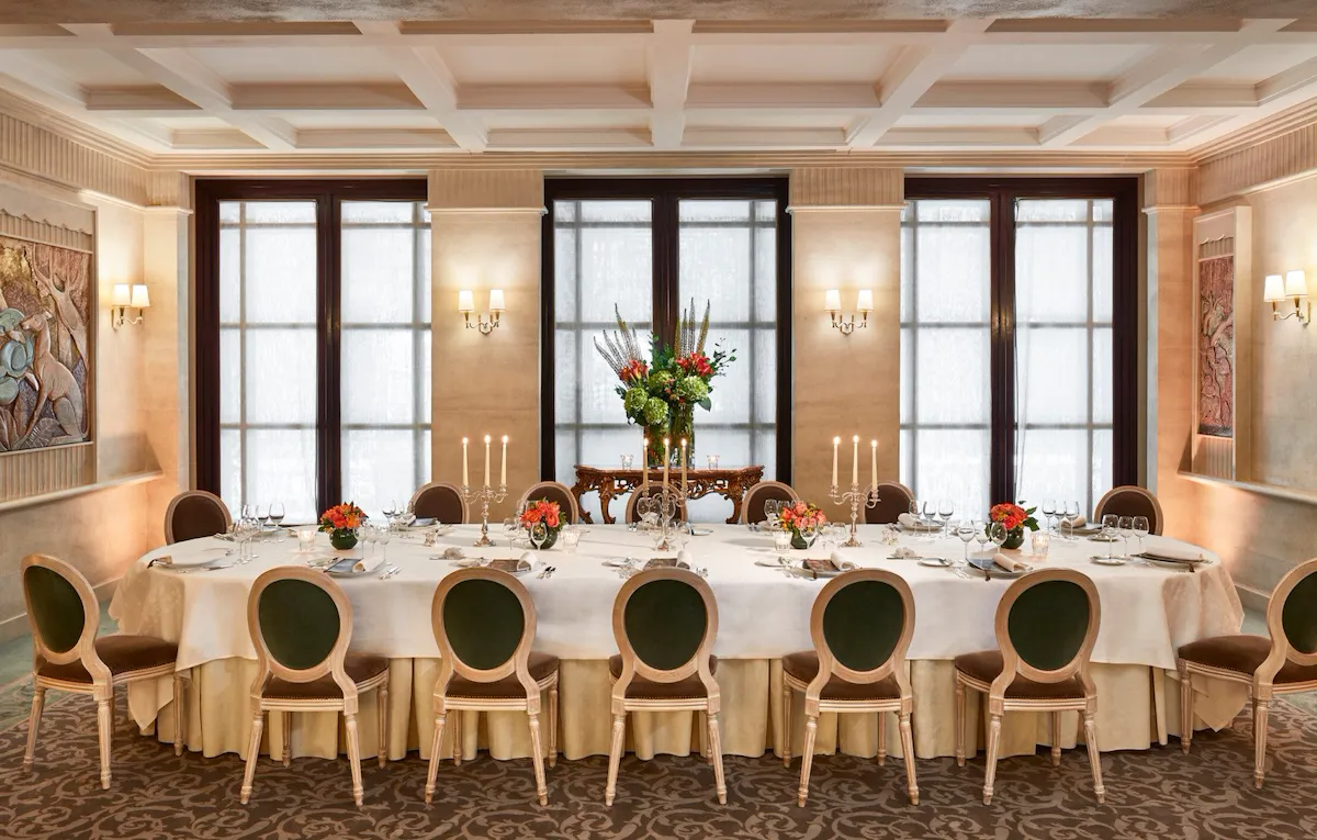 Salon jeu de paume espace spatiaux parfait pour accueillir réunion, diner et réception