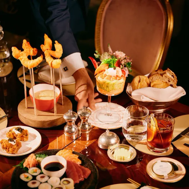 Promenade after dark dinner