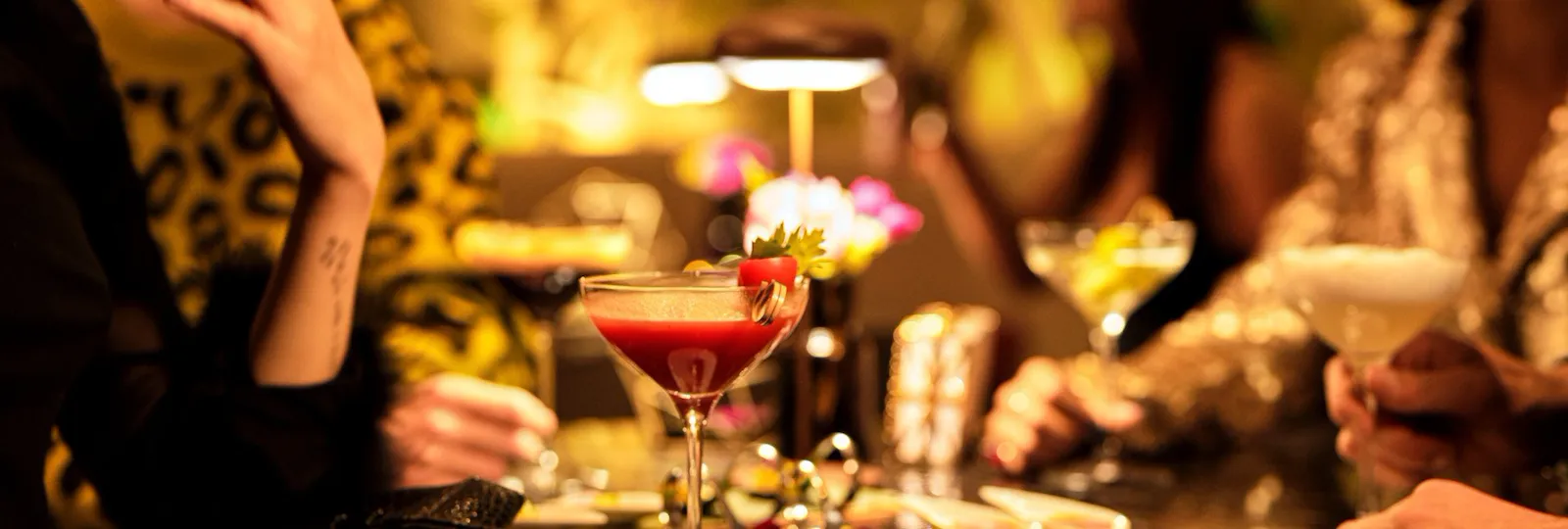People having drinks with cicchetti at Il Giardino Bar