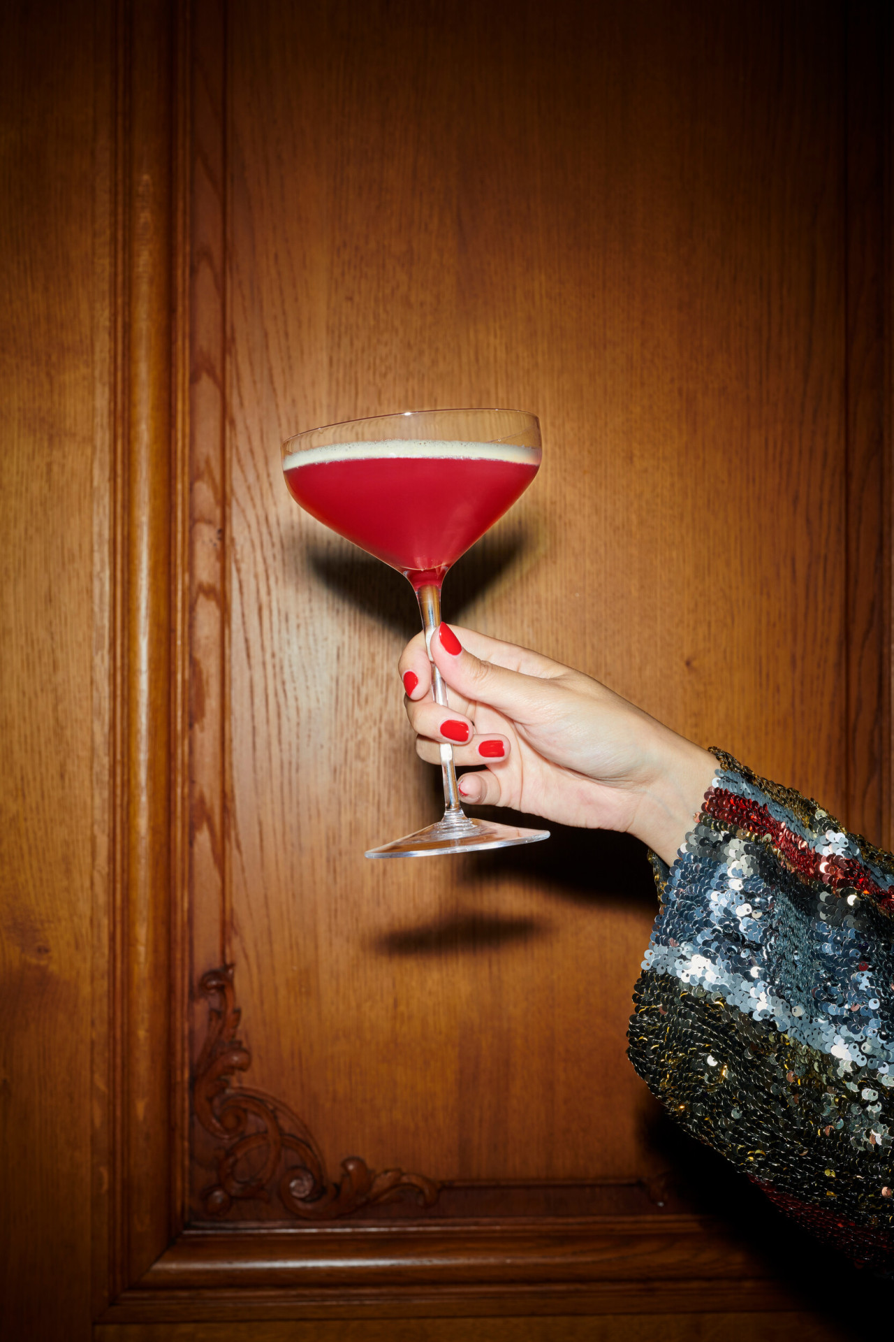Cosmopolitan Cocktail on Le Bar's counter, at Hôtel Plaza Athénée, Paris