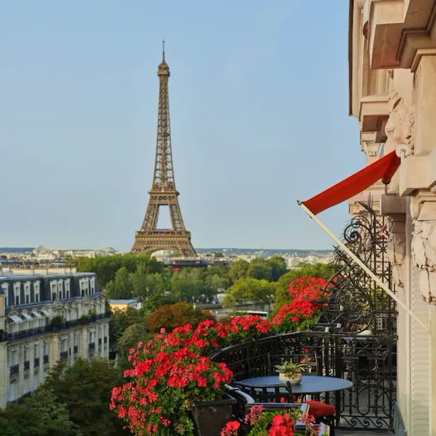 607 Prestige Suite avenue montaigne view balcony HPA