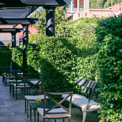 HBA_Garden_Courtyard_P_0653_Master_Open_Awning_v1_HR