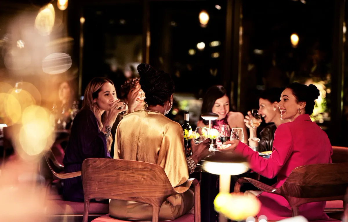 Table composed by ladies enjoying the dinner at Il Giardino Ristorante