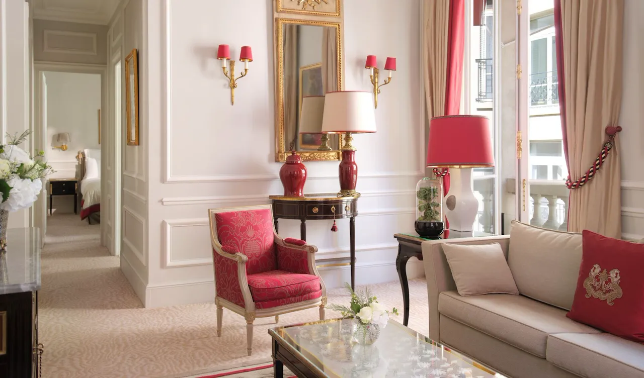 This is the lounge of the Superior Suite #218 at the Plaza Athénée with a view on the bedroom.
