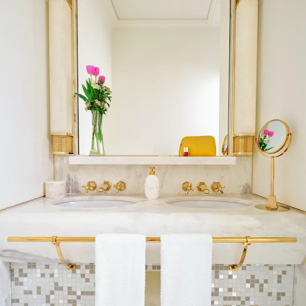 Marble double sing in classic room at Hotel Eden Rome