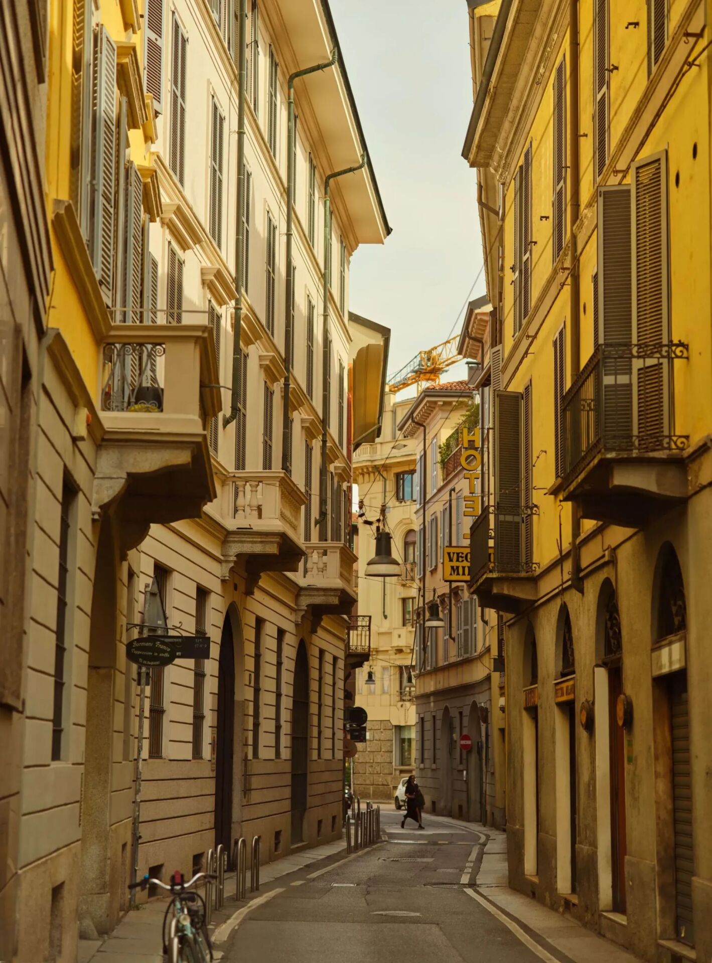 Alleyway in the 5 Vie district 