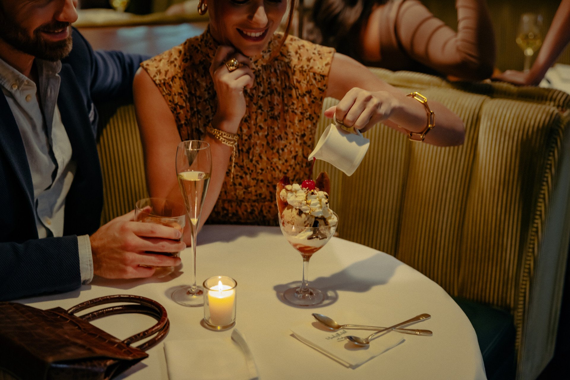 Dining in the Polo Lounge, The Beverly Hills Hotel, Beverly Hills 