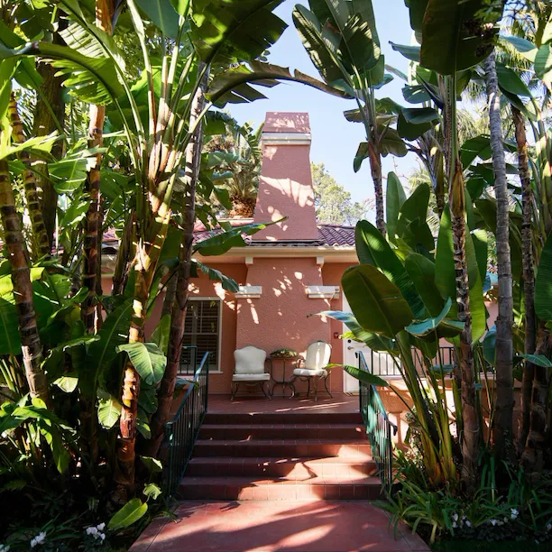 Bungalow 4A exterior path at The Beverly Hills Hotel, Los Angeles