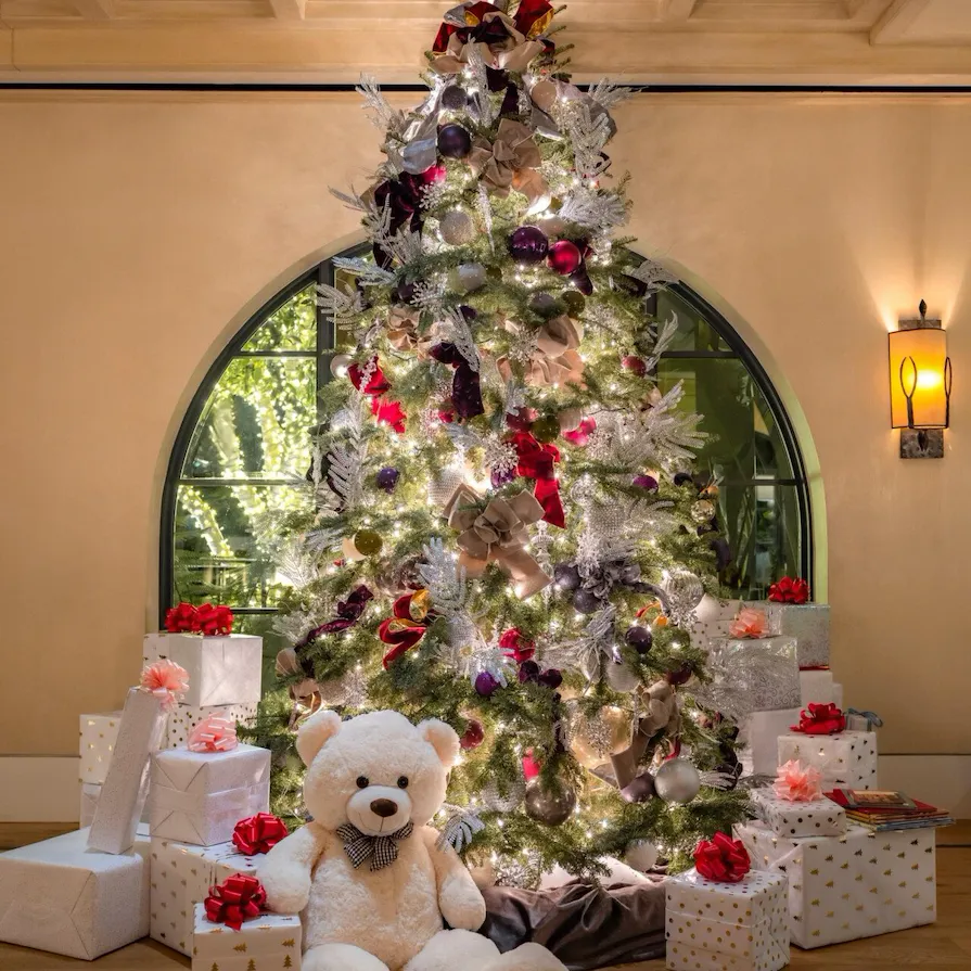 lobby Christmas tree