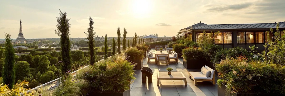 Le Meurice - Rooftop terrace with the Eiffel Tower on the skyline